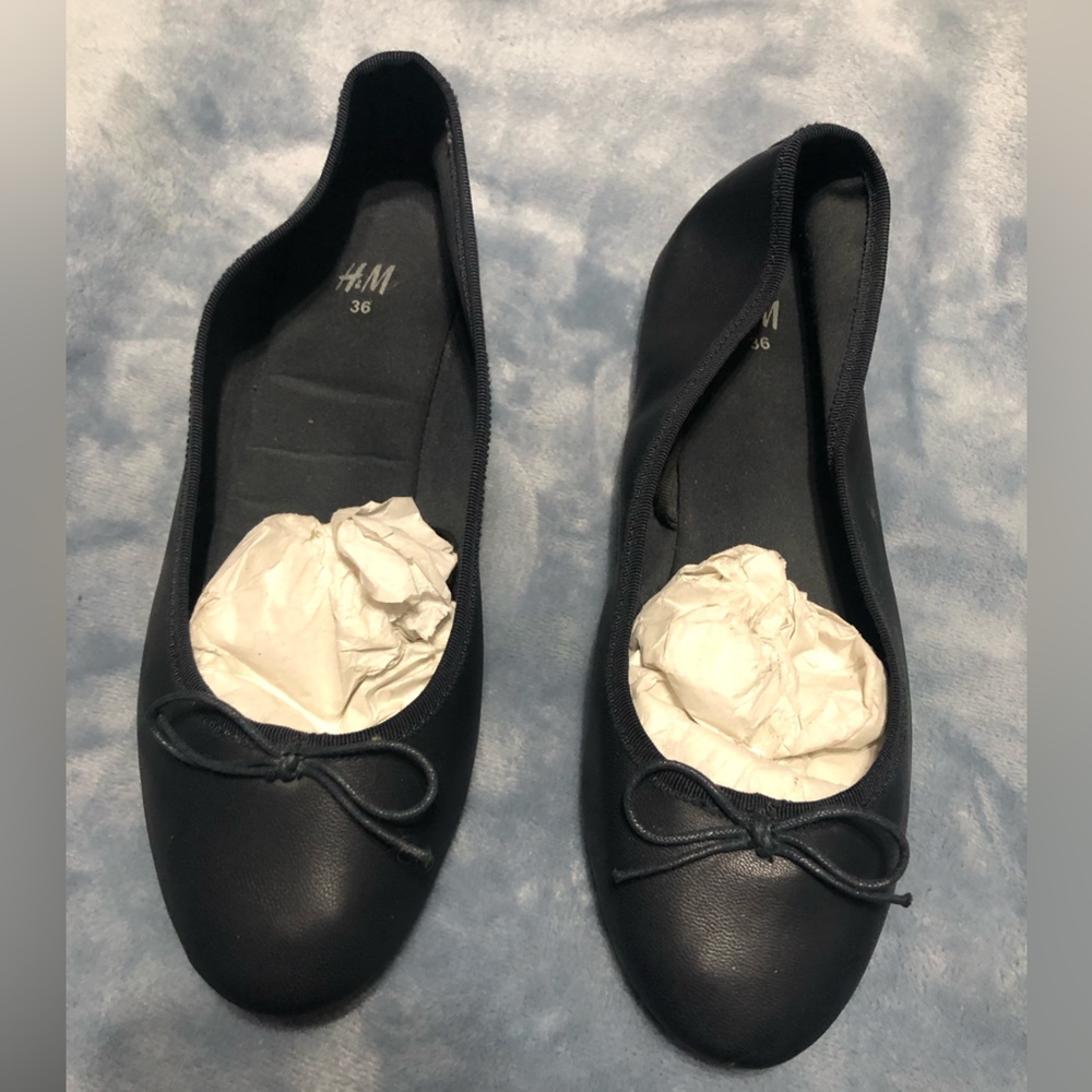 Size 6 H&M navy blue ballet flats